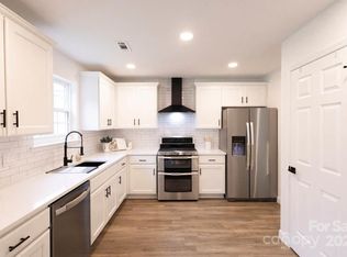 1009 Glen Hollow Dr, Indian Trail, NC 28079