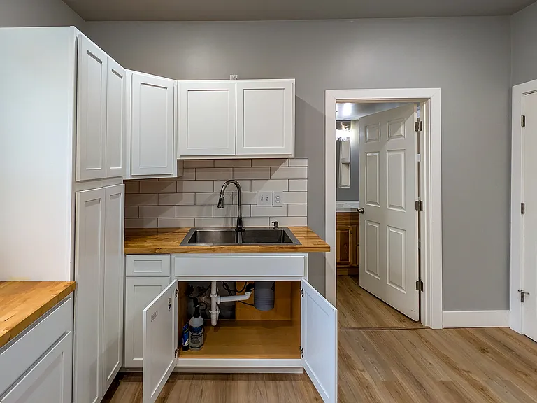 624 E Hawthorne St — Photo 6