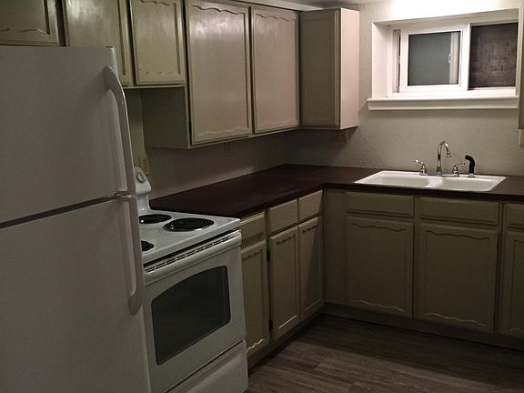 2nd image of 653 1/2 N 7th St #Basement