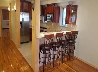 6916 64th St, Ridgewood, NY 11385