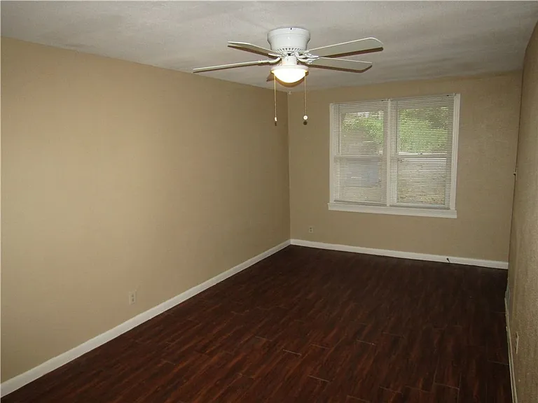 3715 Hollywood Ave — Photo 18