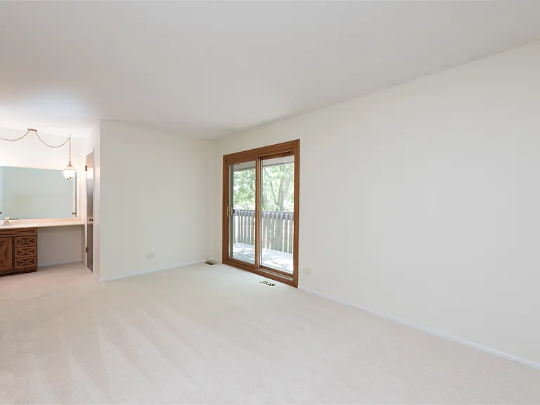 801 Hughes Pl — Photo 7