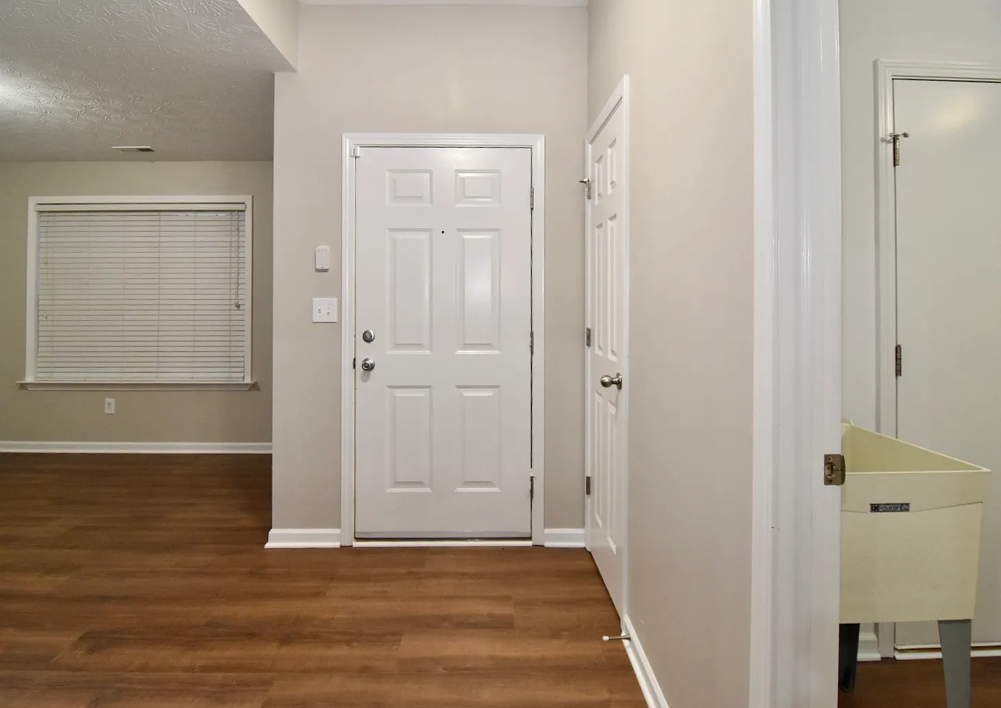 13978 Keams Dr — Photo 4