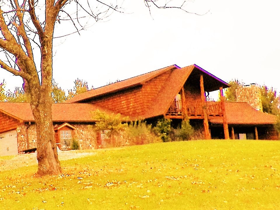 1st image of 975 Huckleberry Road