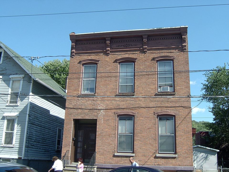 1st image of 3026 6th Ave