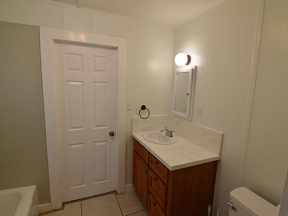 5th image of 1040 Bragg St