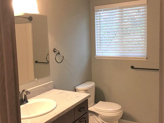 3rd image of 16425 NE 91st St #10