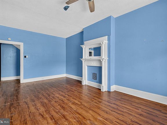 5th image of 724 E Chestnut St