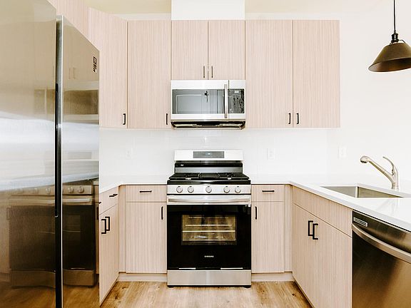 4th image of 70 S Pearl St #201
