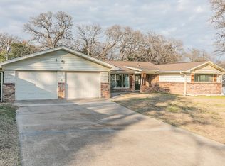 632 Forest Ln, Hurst, TX 76053