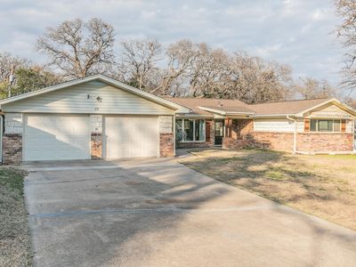 632 Forest Ln, Hurst, TX, 76053