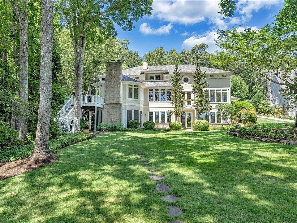 1st image of 574 Waverly Ln