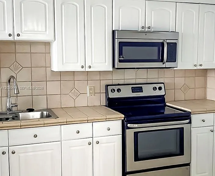 1301 NE Miami Gardens Dr #702W — Photo 8
