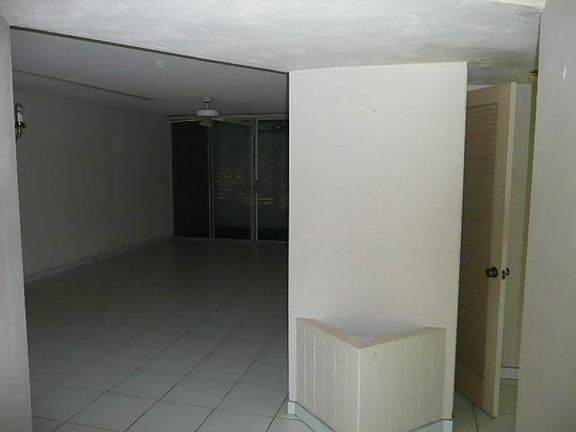 4th image of 1101 NE 191st St #H108