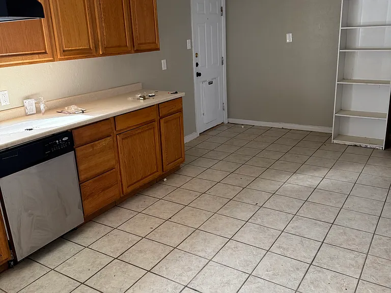 3725 Avenue V — Photo 16