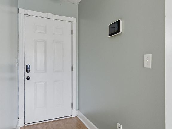 3rd image of 131 NE Styles Dr