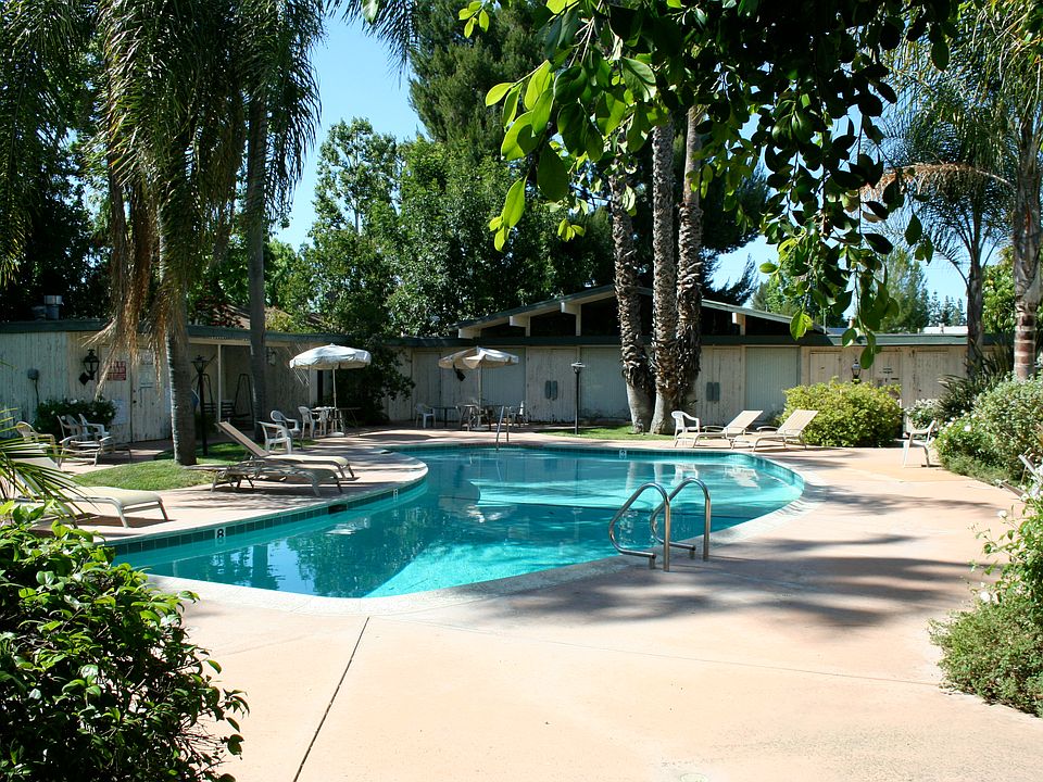 Pool and clubhouse