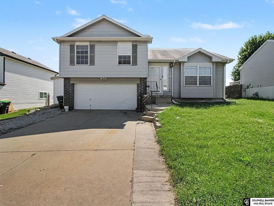 1st image of 8013 Craig Ave