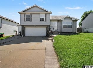 8013 Craig Ave, Omaha, NE 68122