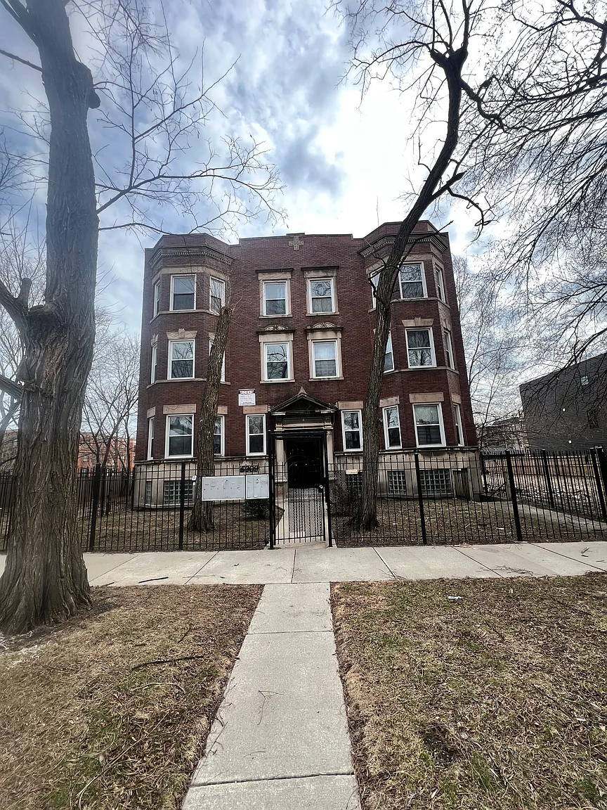 5909 S Calumet Ave Unit 2N photo 1