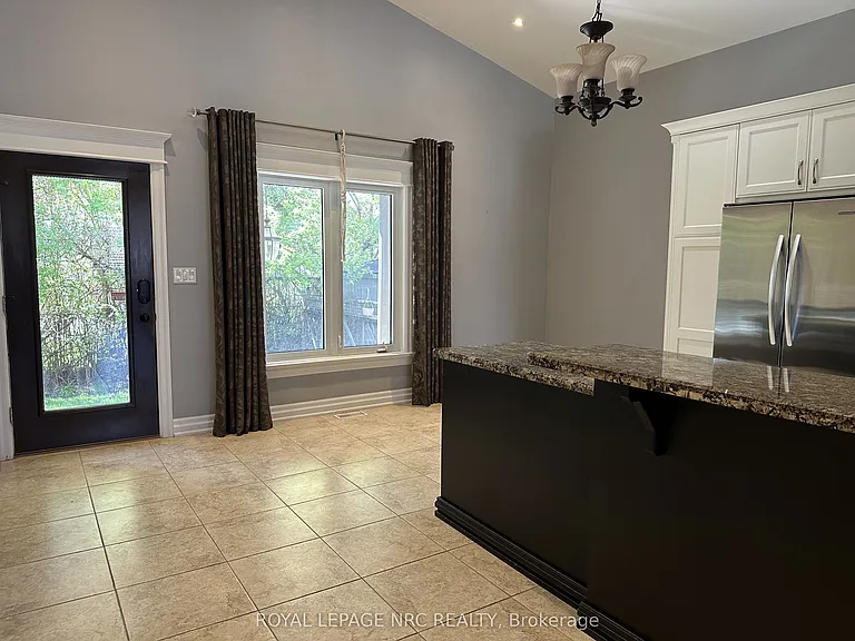 7 Sapphire Ct N — Photo 11