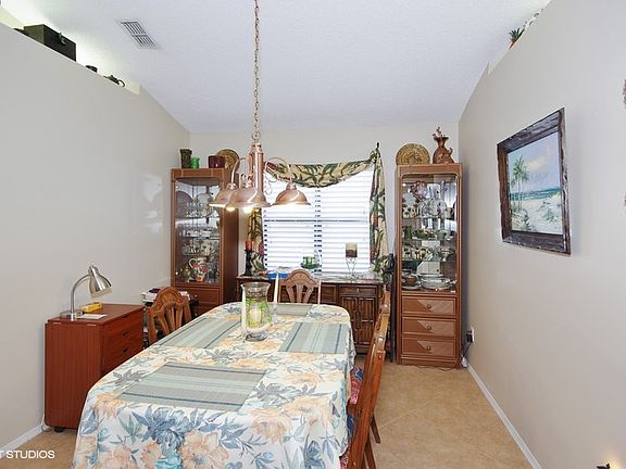 5th image of 141 Thornberry Dr