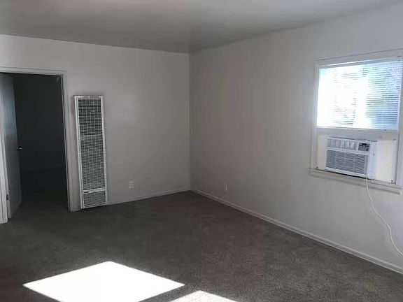 3rd image of 2247 N Catalina St #2249