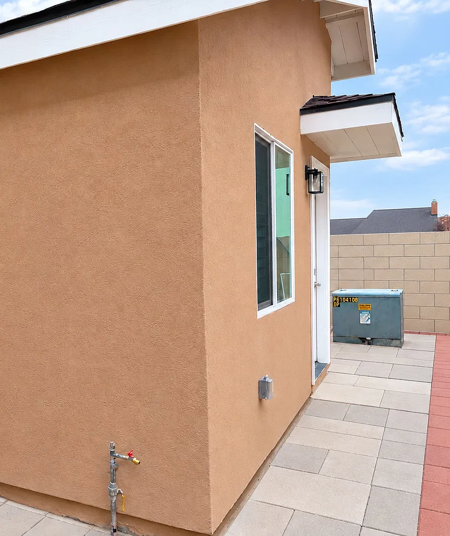 Cynthia Dr, Huntington Beach — Photo 1
