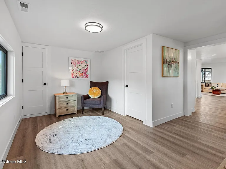 1431 E Miles Ave #A — Photo 8