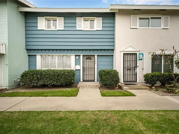 19880 Berkshire Ln, Huntington Beach, CA 92646