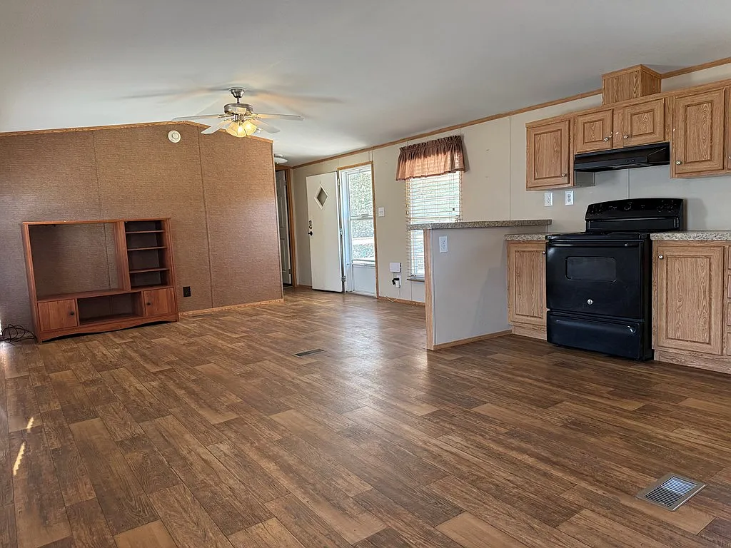 2 bed, 2.0 bath, 1024 sqft, $1,600 — Photo 4