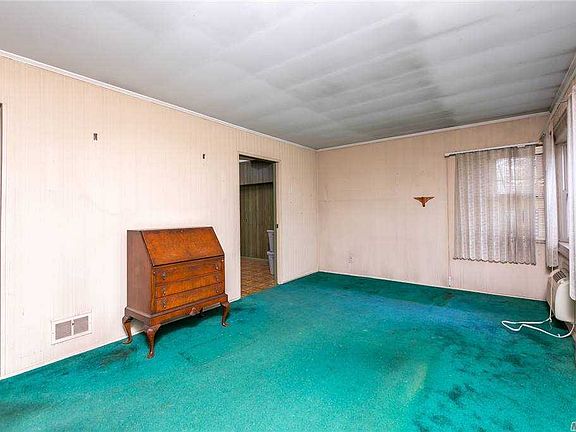 5th image of 335 Hillcrest Dr