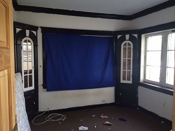 5th image of 5841 S Artesian Ave