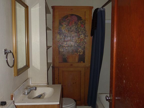 4th image of 2852 58th St
