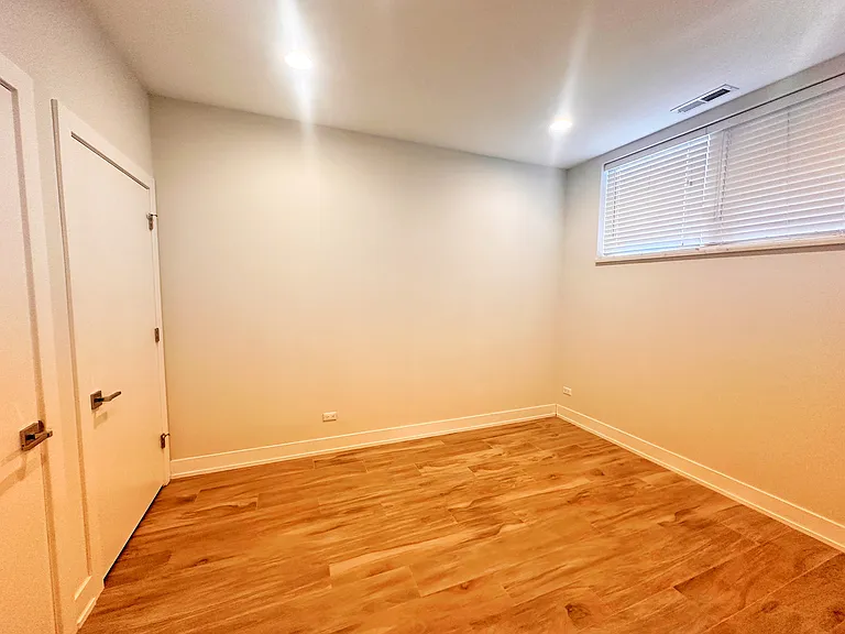 2353 N Seeley Ave #1B — Photo 9