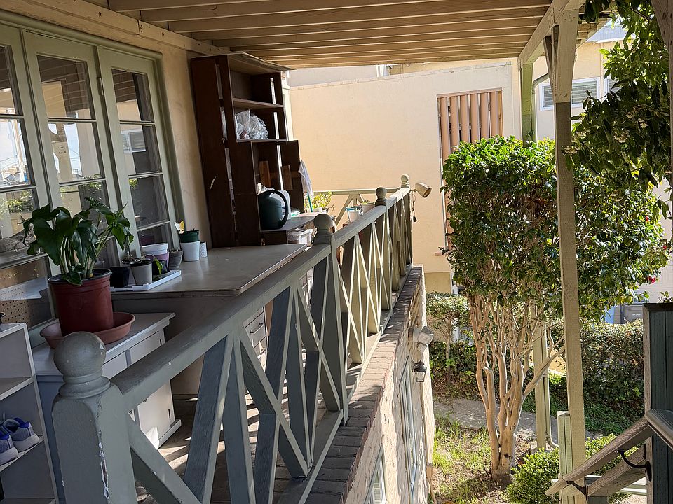 1st image of 941 Spruce St