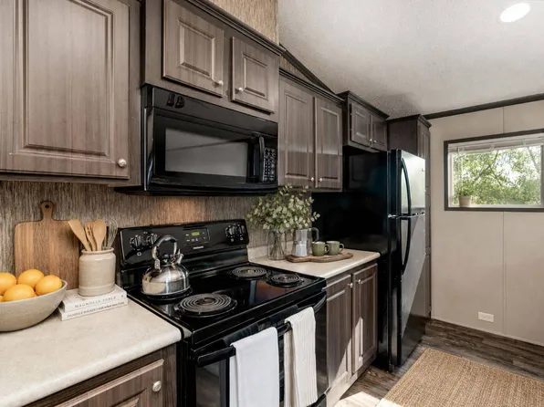 1001 E Macarthur Rd Lot 71, Wichita, KS 67216