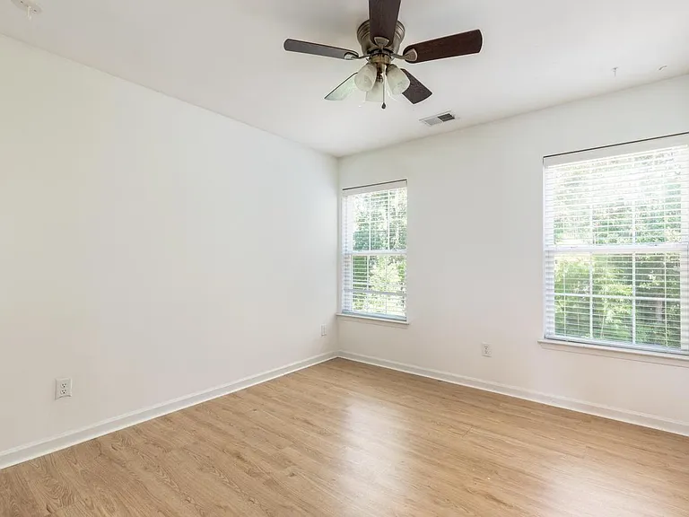 1776 Towne St — Photo 17