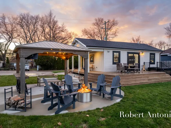 2301 Schimperle Dr NE, Grand Rapids, MI 49525