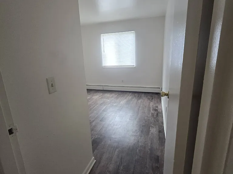 7233 N 38th St #8 — Photo 18