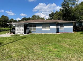 825 W Country Club Dr, Tampa, FL 33612
