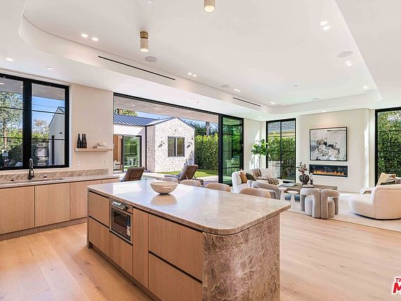 4th image of 16723 La Maida St