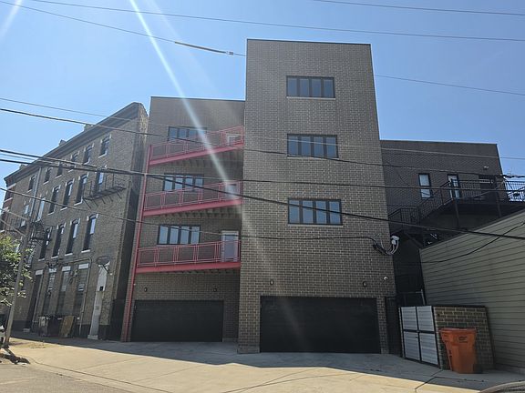 4th image of 2910 S Archer Ave #3A