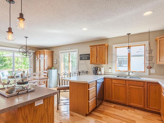 5th image of 664 49th Ave S