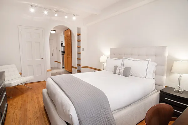 Rented by WAM Partners - William Moses Co. | media 26