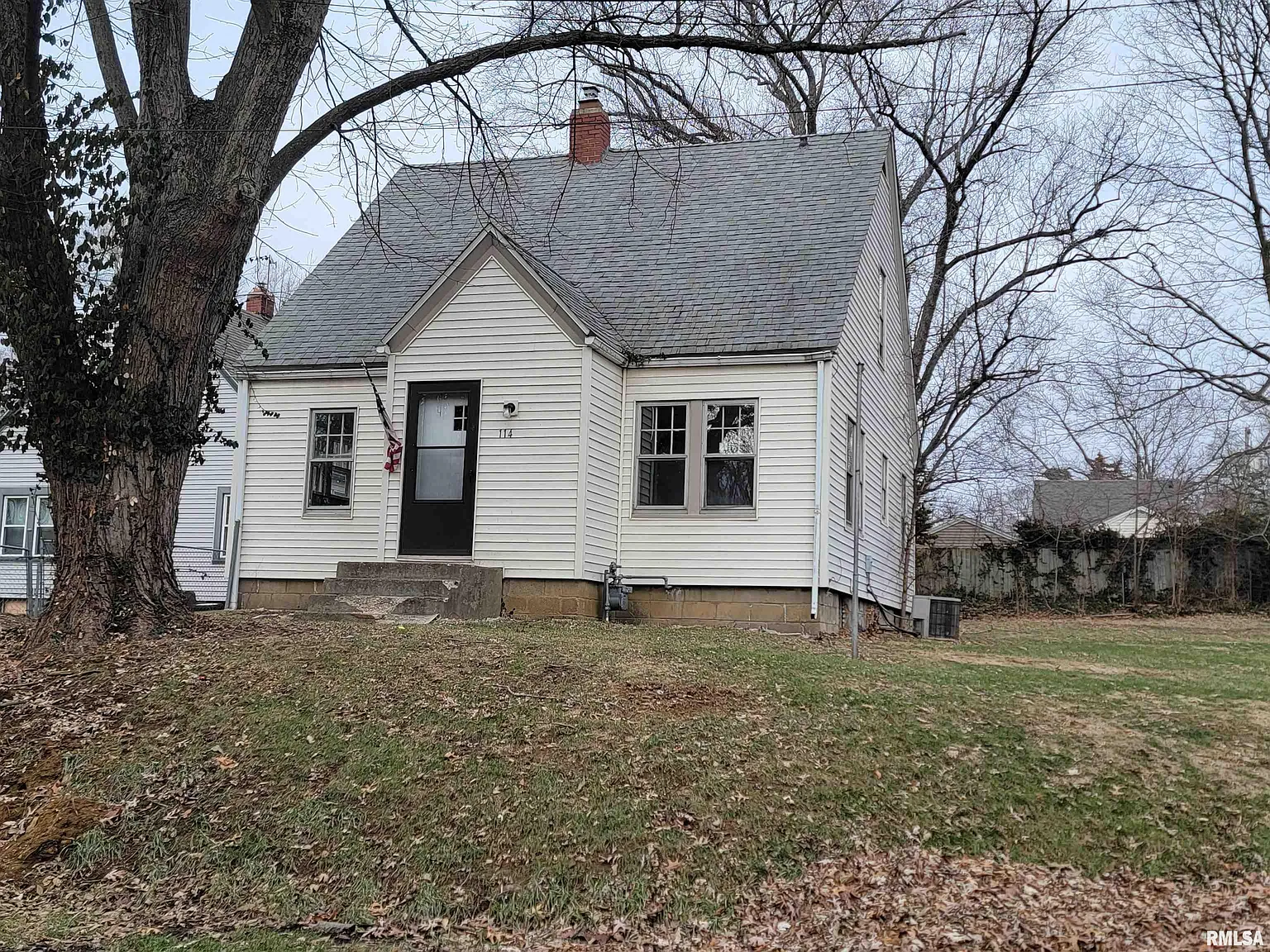 114 Edgehill Ave photo 1
