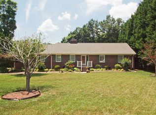 1117 New Garden Rd, Greensboro, NC 27410