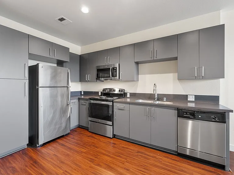 Mission Lofts — Photo 24