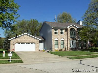 817 High Pointe Dr, Springfield, IL, 62702