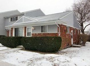 420 Mallview Ln, Bolingbrook, IL 60440